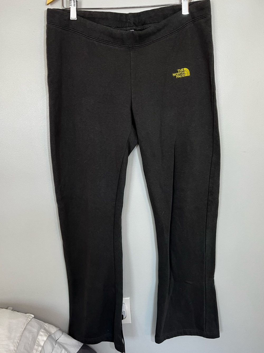 The North Face Charcoal Gray Cotton Flare Yoga Sweatpants Women’s Large